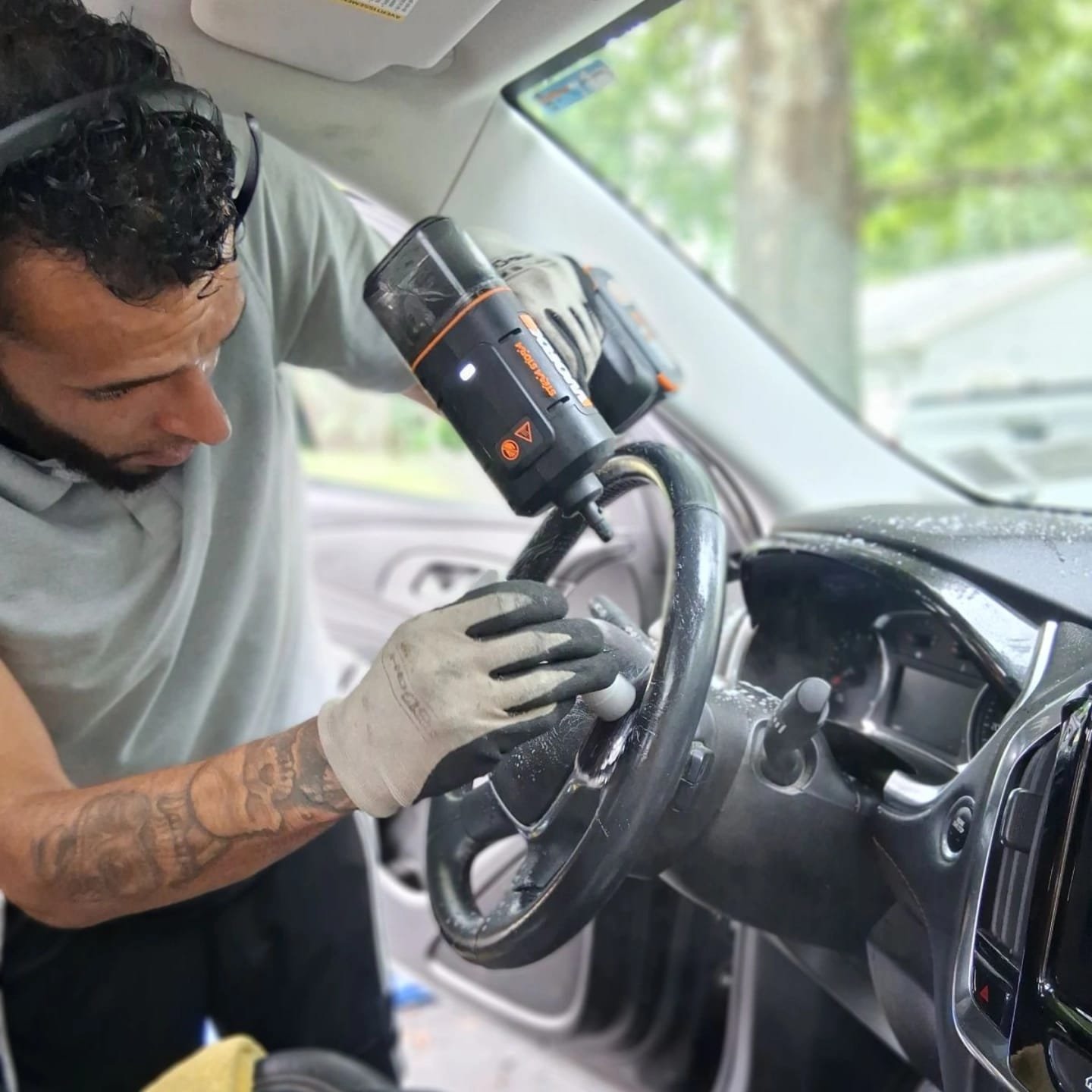 Mobile car detailing
